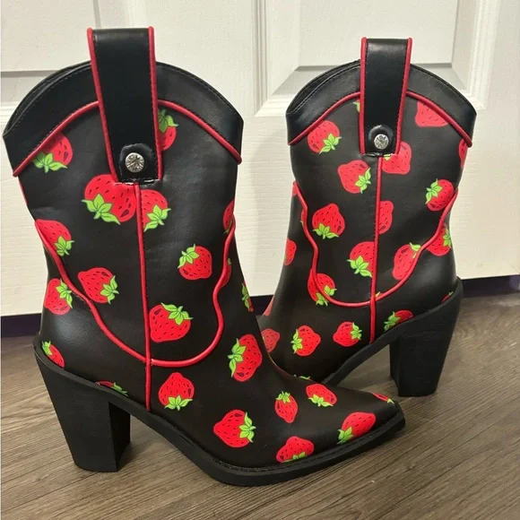 NWOB Dolls Kill x Strawberry Shortcake Black Meadow Greeting Cowboy Boots - Picture 1 of 7